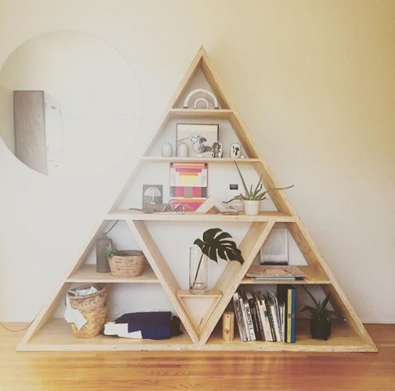 AB triangle shelf #3, 2010