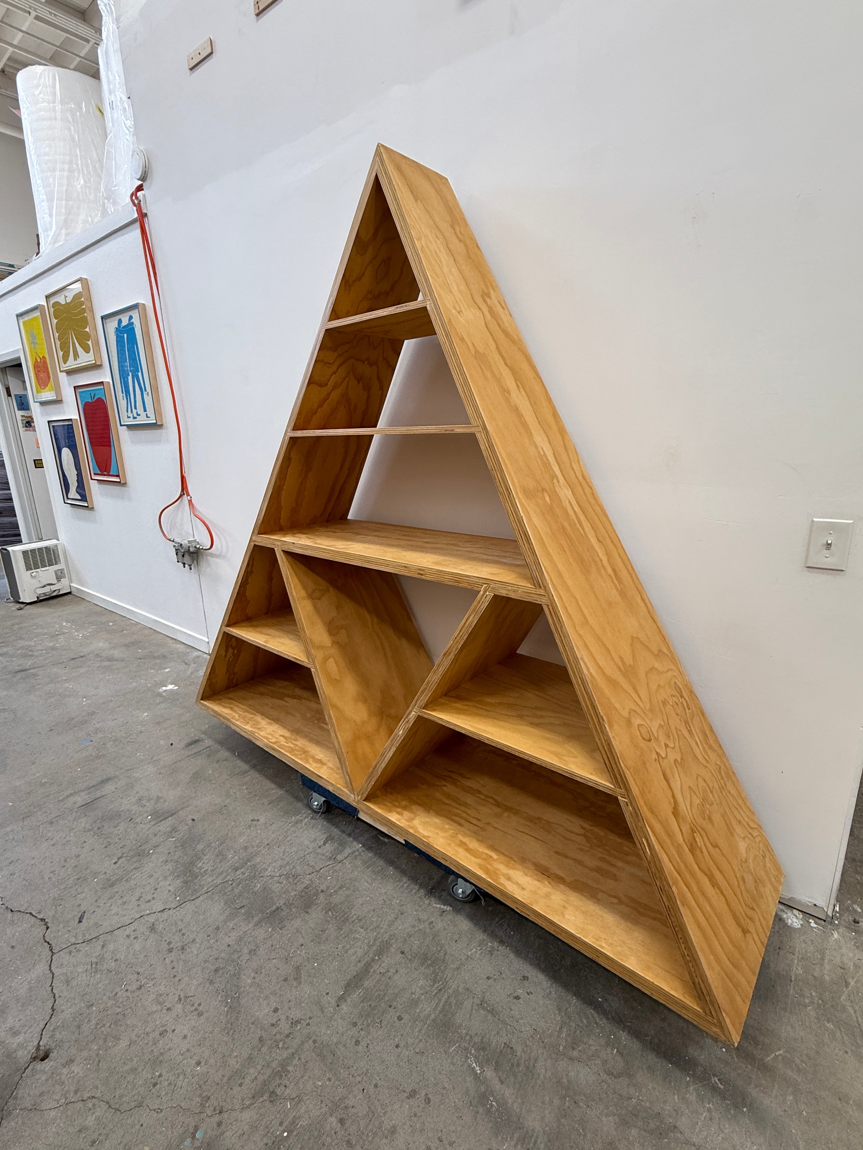 AB triangle shelf #3, 2010